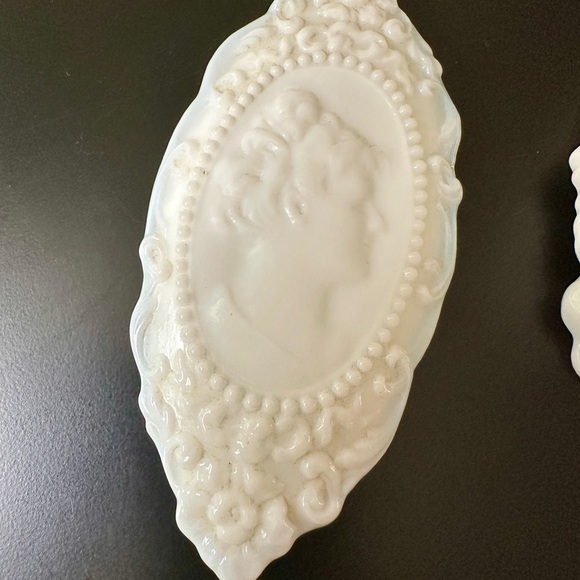 FOSTORIA, JENNY LIND, PRESSED, MILK GLASS, CAMEO, PIN BOX WITH LID. main image 11